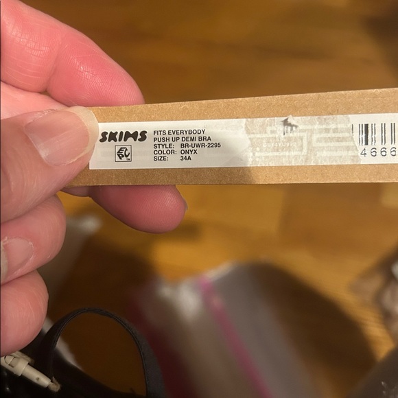 Y080 - NWT Fits Everybody Push-Up Demi Bra - Picture 2 of 2